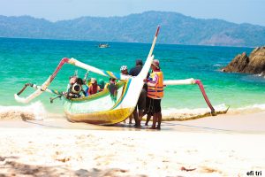 Ojek Perahu Teluk Hijau